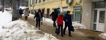 Ужасы ранней киевской весны: гололед, сосули и грязный снег (ФОТО, ВИДЕО)