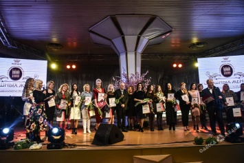 В Одессе состоялась торжественная церемония награждения победительниц рейтинга «100 успешных женщин Одесского региона» (фото)