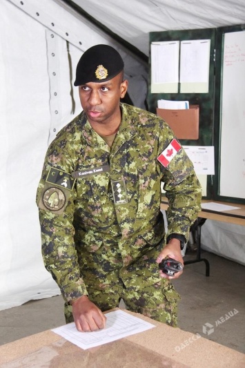 Канадские военные провели учебную тренировку в Одесской военной академии