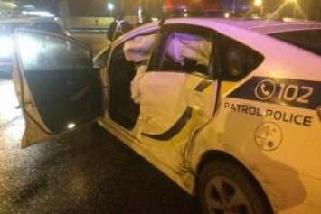Ровенские полицейские задержали пьяного водителя, который протаранил патрульный автомобиль