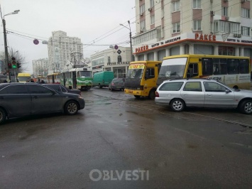 Одесское ДТП у «Привоза» остановило трамваи