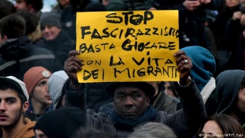 Жители Флоренции протестуют против расизма