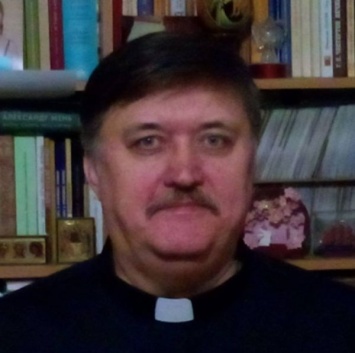 Запорожский священник лишился прихода за то, что молился за ВСУ