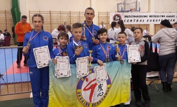 Бердянские каратисты вернулись с наградами с международного турнира