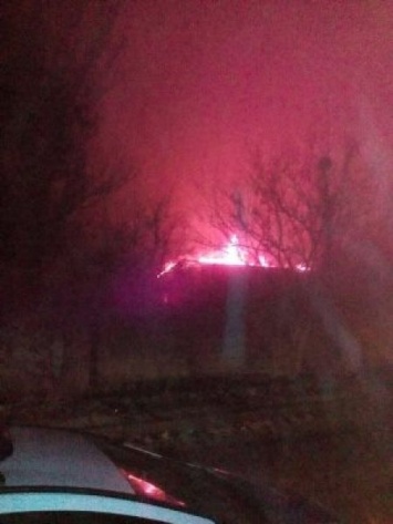 В Херсоне тушили пожар на автостоянке