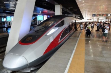 Новый скоростной китайский поезд в два раза длиннее существующих составов