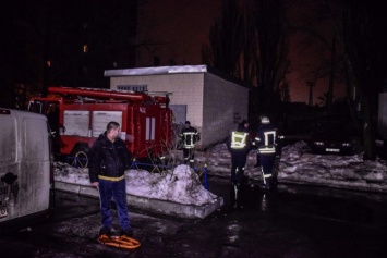 В Киеве произошел масштабный пожар в многоэтажке (видео)