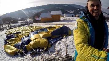 Украинец пролетел на воздушном шаре между высочайшими пиками Карпат