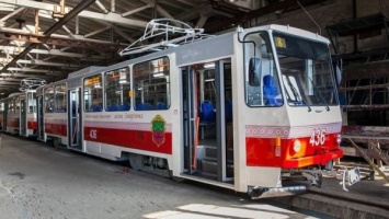 В Запорожье на линию пустят два обновленных трамвая