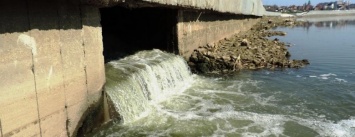 Загрязнение Каховского водохранилища обсуждали в Херсонском облсовете