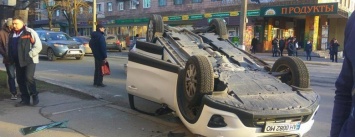 ДТП с перевертышем в Мариуполе: за рулем "Тойоты" находился 21-летний парень
