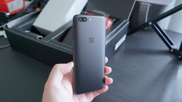 Бета OxygenOS подтвердила дизайн OnePlus 6