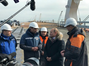 Путин приехал на Крымский мост