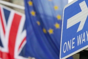 Британия сможет заключать торговые соглашения во время переходного периода Brexit