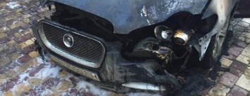 Чья машина сгорела в Черноморске?