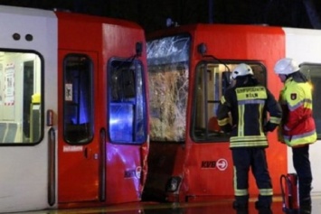 Столкновение трамваев в Германии: пострадали 43 человека