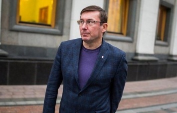 Волонтеры стали на защиту "Новой почты" и назвали Луценко «вредителем»