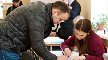 Наблюдатель из США подвел первые итоги выборов в Крыму