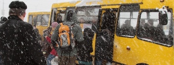 Снежный Днепр: как в городе работает общественный транспорт?
