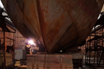 АСРЗ отремонтирует водолазное судно АМПУ