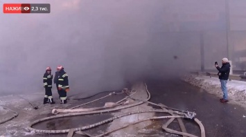 В Черновцах горит один из крупнейших рынков Украины