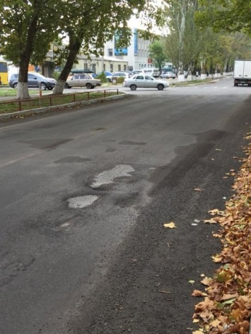 Нарушение на нарушении: правоохранители расследуют работу дорожников в Новой Каховке