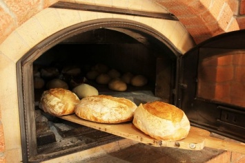 Владельца пекарни во Франции оштрафовали на 3 тысячи евро за слишком усердную работу