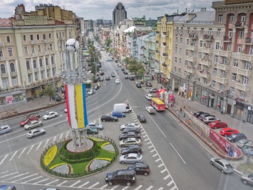 Одну из главных площадей Киева не переименуют