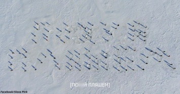 «По.. уй, пляшем!». 100 танцоров выстроились на льду, чтобы Путин все понял!