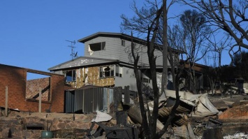В Австралии лесной пожар уничтожил 70 домов