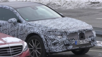 В Сети появилось видео с тестов Mercedes GLA нового поколения