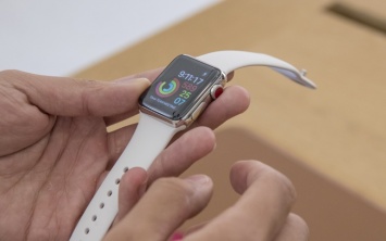 Почему стоит снимать Apple Watch перед сном
