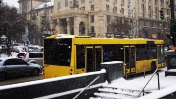 В Киеве на маршрутах общественного транспорта введено оперативное положение