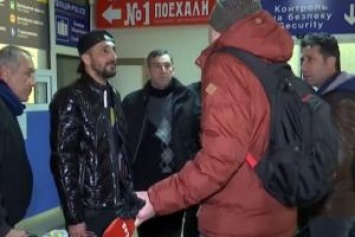 "Без еды и воды": в Одессе пассажиров на 10 часов закрыли в самолете