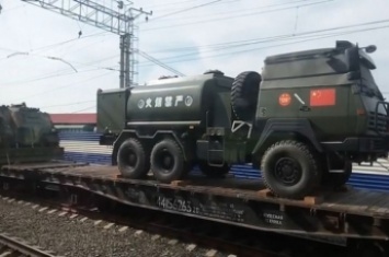 Китайская военная техника зашла на территорию России. ВИДЕО