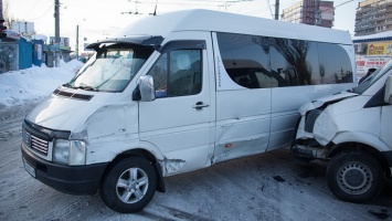 Тройное ДТП с маршрутками на Березинке: пострадал мужчина
