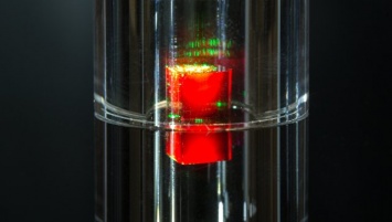 Британские ученые создали первый постоянный микроволновый лазер