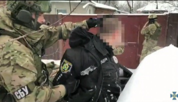 СБУ задержала трех агентов РФ, среди подозреваемых - полицейский (Видео)