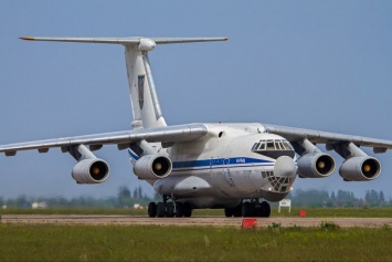В Кривом Роге режут на металлолом самолеты Ил-76