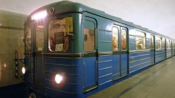 В Киеве остановилась часть красной ветки метро