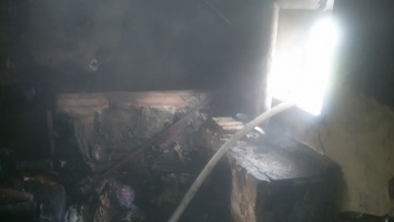 Крымские огнеборцы предотвратили взрыв газовых баллонов во время пожара в частном жилом доме (ФОТО)