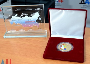 В "ДНР" приврали, что их Путин медалью наградил. Из сувенирного киоска?