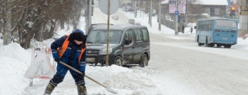 Павлоградские коммунальщики расчистили больше 12 тыс. км дорог
