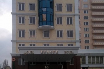 Украли даже ручку от двери: в Донецке разграбили еще один отель (фото)