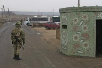 На Донбассе в очереди на КПВВ у мужчины остановилось сердце
