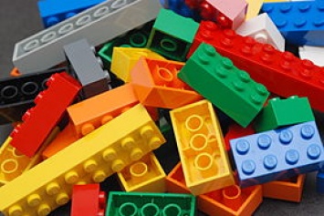 Все первоклассники в Украине получат наборы Lego
