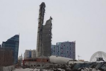 В российском Екатеринбурге взрывом разрушена 230-метровая телебашня