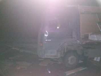 На Николаевщине в результате ДТП с двумя грузовиками разлилось топливо