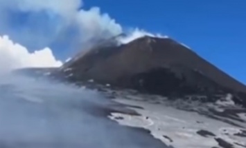 Вулкан Этна сползает к Средиземному морю - ученые