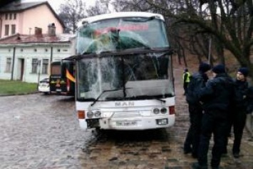 ЧП во Львове: неизвестные сожгли польский автобус